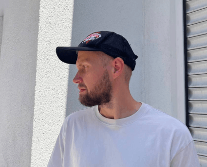 Антон Тарасов