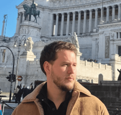 Никита Микаев